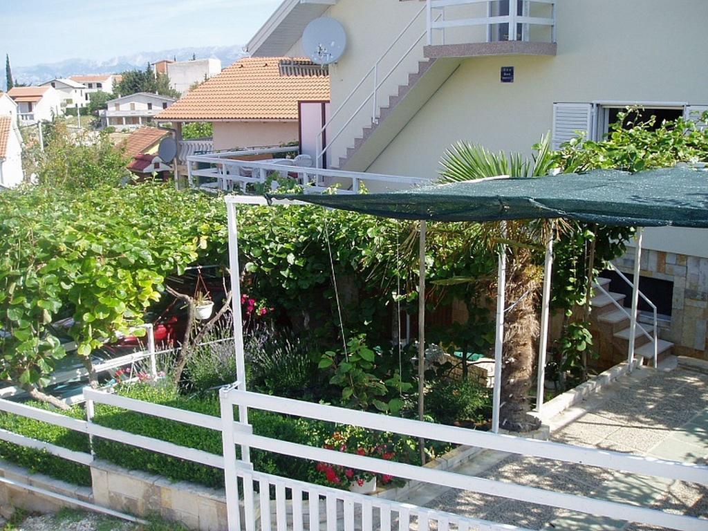 Kiwi Apartments Горни-Карин Экстерьер фото